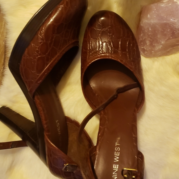 Beautiful platform heels - Picture 2 of 8